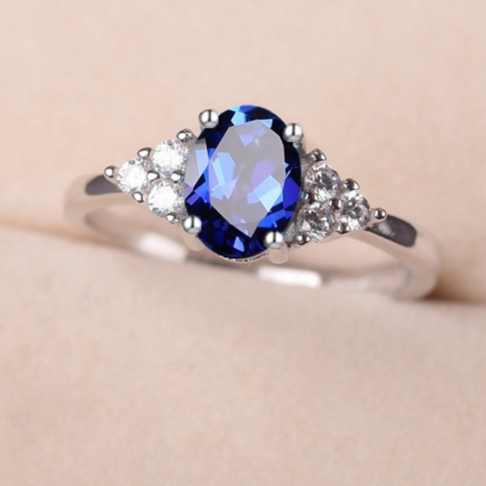 Oval Royal Blue Diamond 🔹️ Ring